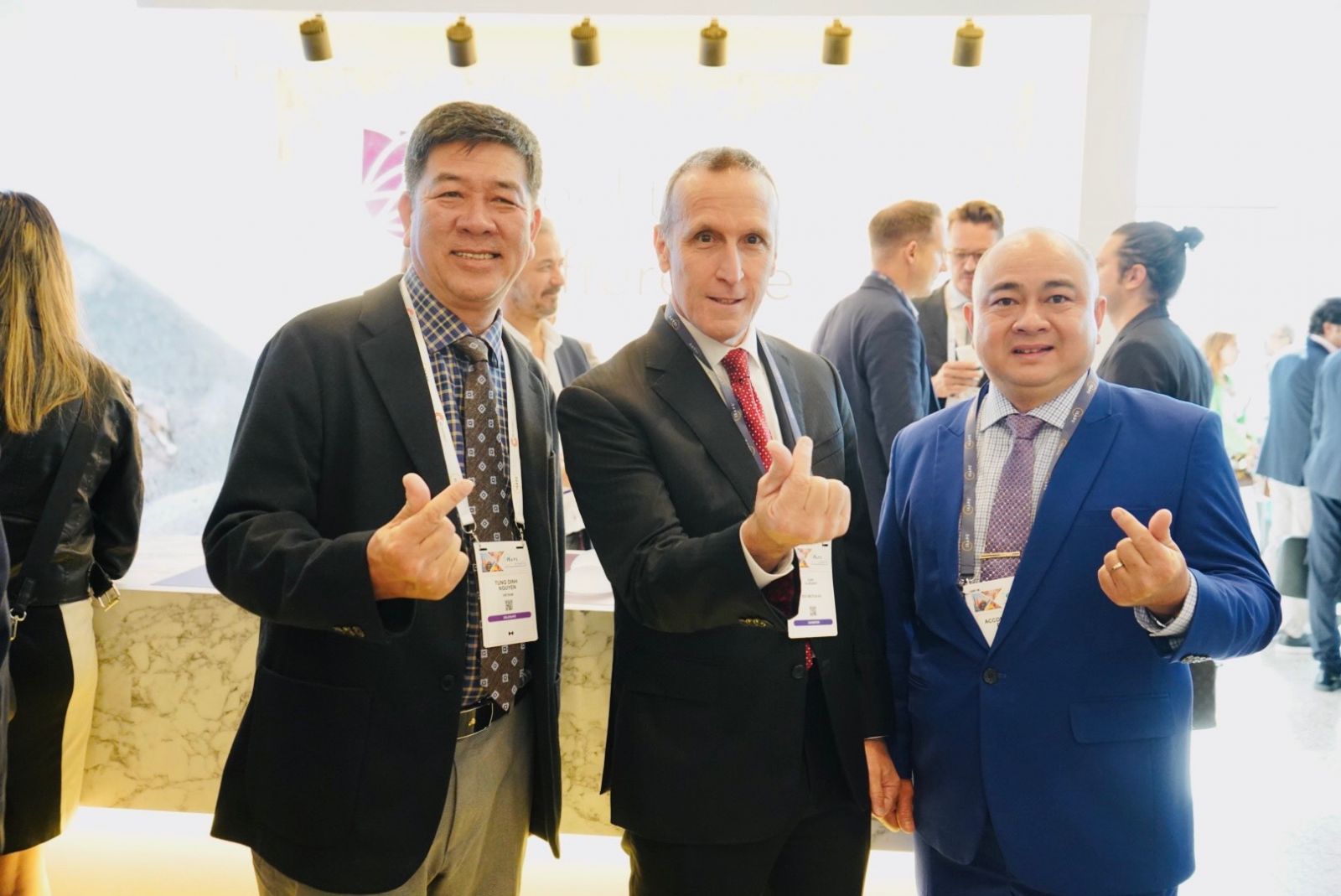PGS.TS.BS. Nguyễn Đình Tùng Báo Cáo Tại Hội Nghị Quốc Tế ISAPS 2022