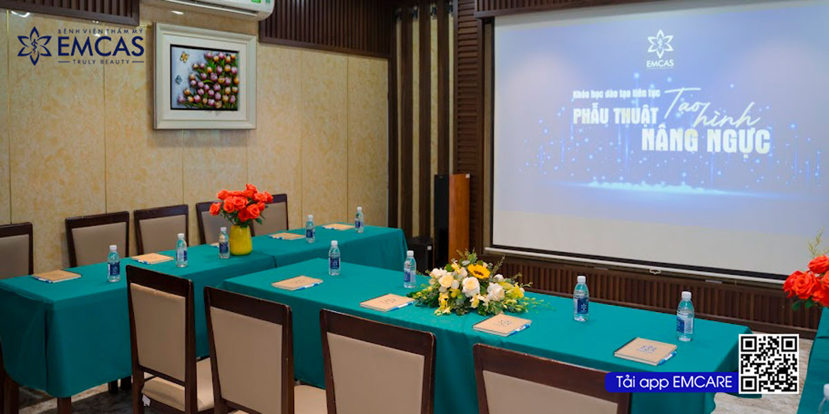 Lớp Học “Phẫu Thuật Tạo Hình Nâng Ngực”