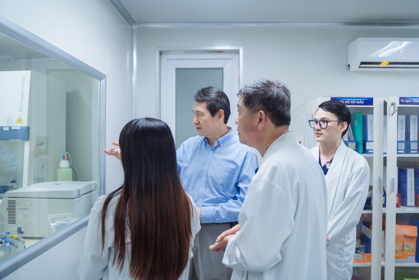 Bệnh Viện Thẩm Mỹ EMCAS Chào Đón Các Báo Cáo Viên Nước Ngoài Đến Thăm