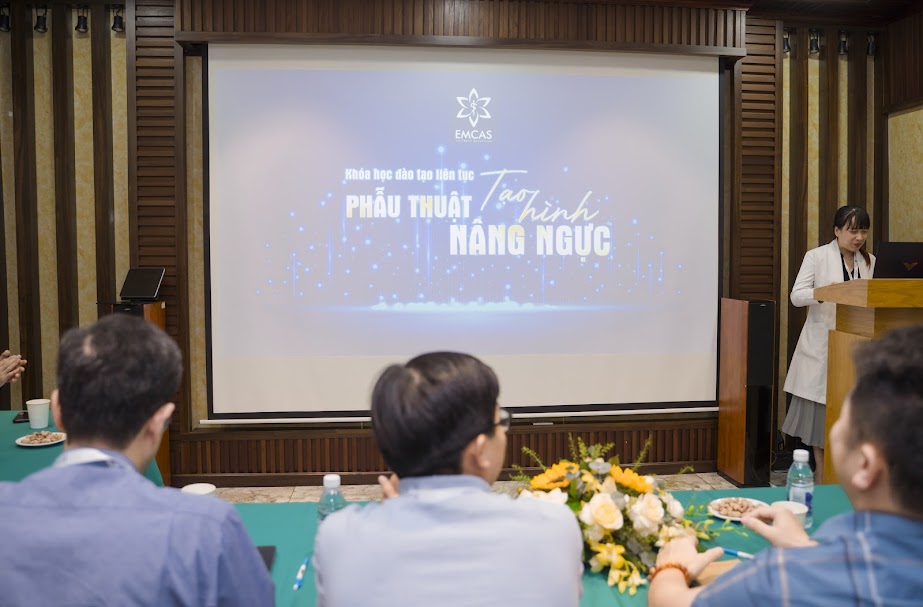 Lớp học “Phẫu thuật tạo hình nâng ngực”