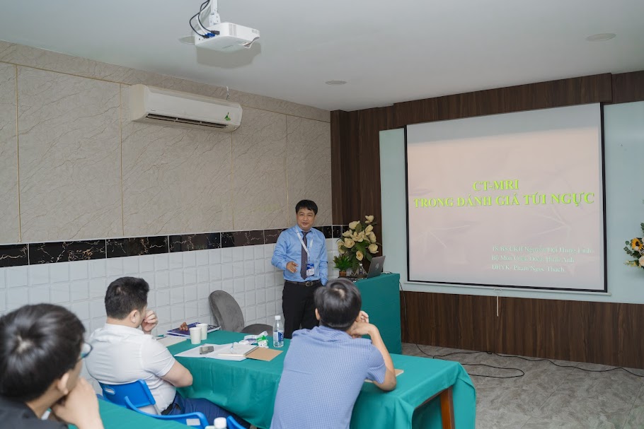 Lớp Học “Phẫu Thuật Tạo Hình Nâng Ngực”