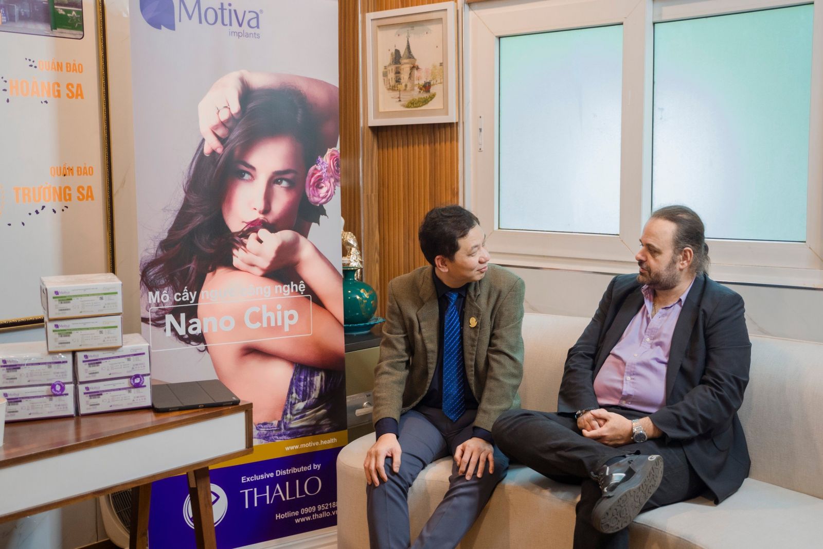 Chuyên Gia Hãng Motiva Ghé Thăm Bệnh Viện Thẩm Mỹ Emcas