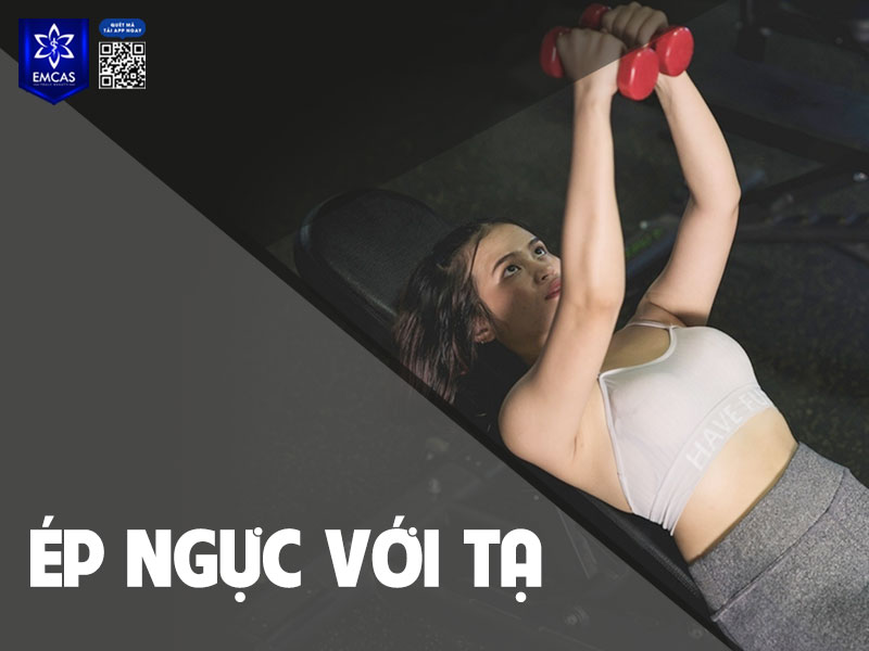 Ép ngực là một trong những cách làm tăng vòng 1 cấp tốc tại nhà giúp phát triển toàn diện cơ ngực, đặc biệt là phần ngực trên và giữa.