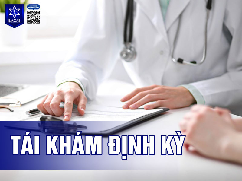 Tái khám giúp bác sĩ theo dõi chính xác mức độ hồi phục của khoang ngực, tình trạng túi độn và mô mềm