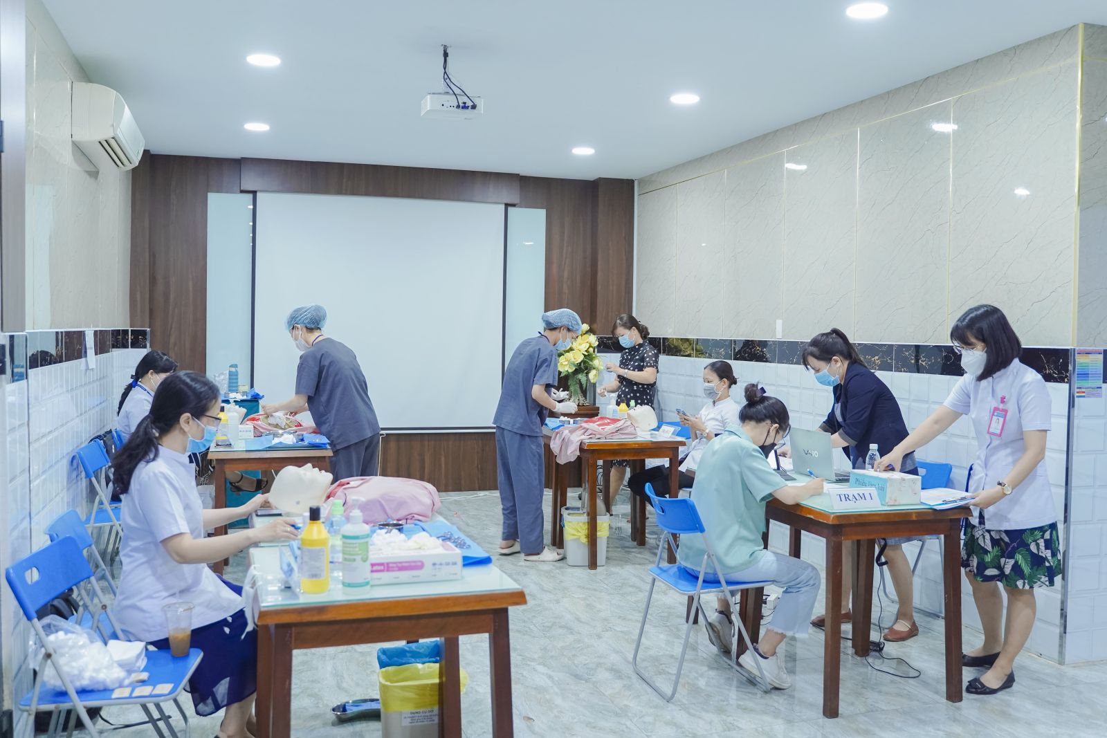 Bế Giảng Khóa Đào Tạo Liên Tục Cập Nhật Kiến Thức Trong Thực Hành Chăm Sóc Điều Dưỡng