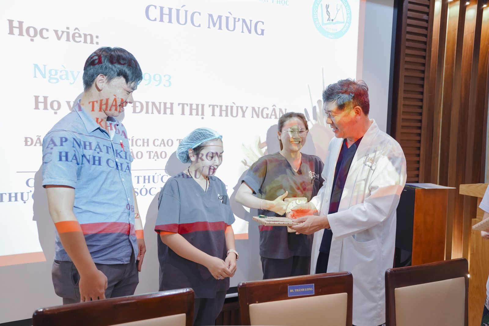 Bế Giảng Khóa Đào Tạo Liên Tục Cập Nhật Kiến Thức Trong Thực Hành Chăm Sóc Điều Dưỡng