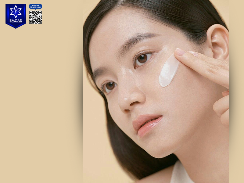 Trang Điểm Thường Xuyên Có Hại Đến Da Không?