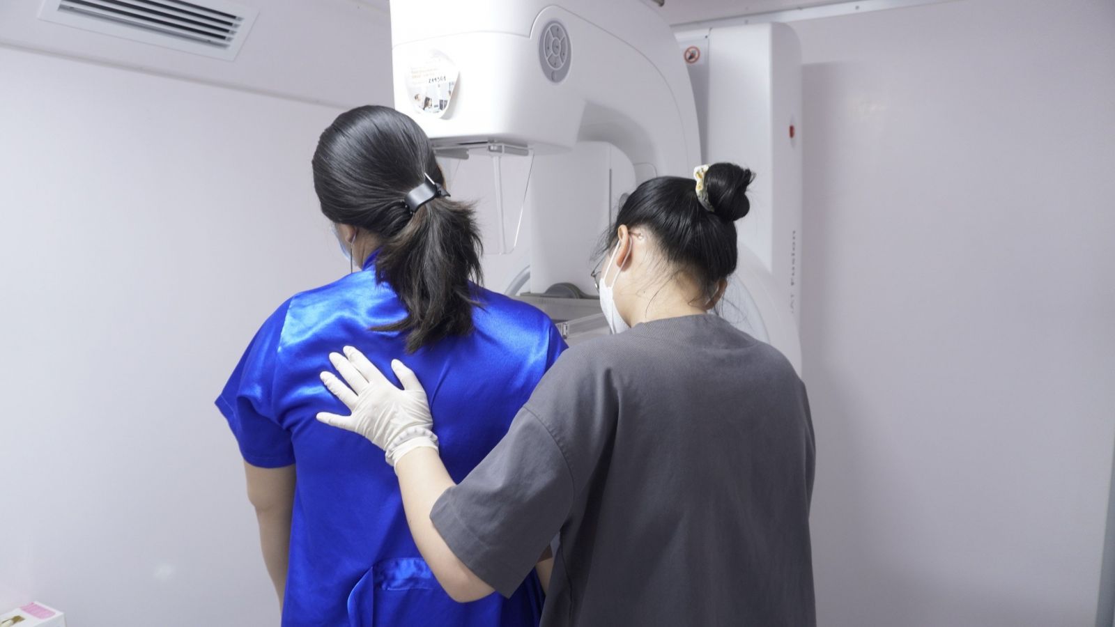Khám Tầm Soát Ung Thư Vú Cho Phụ Nữ Xã Vĩnh Lộc B - Bình Chánh