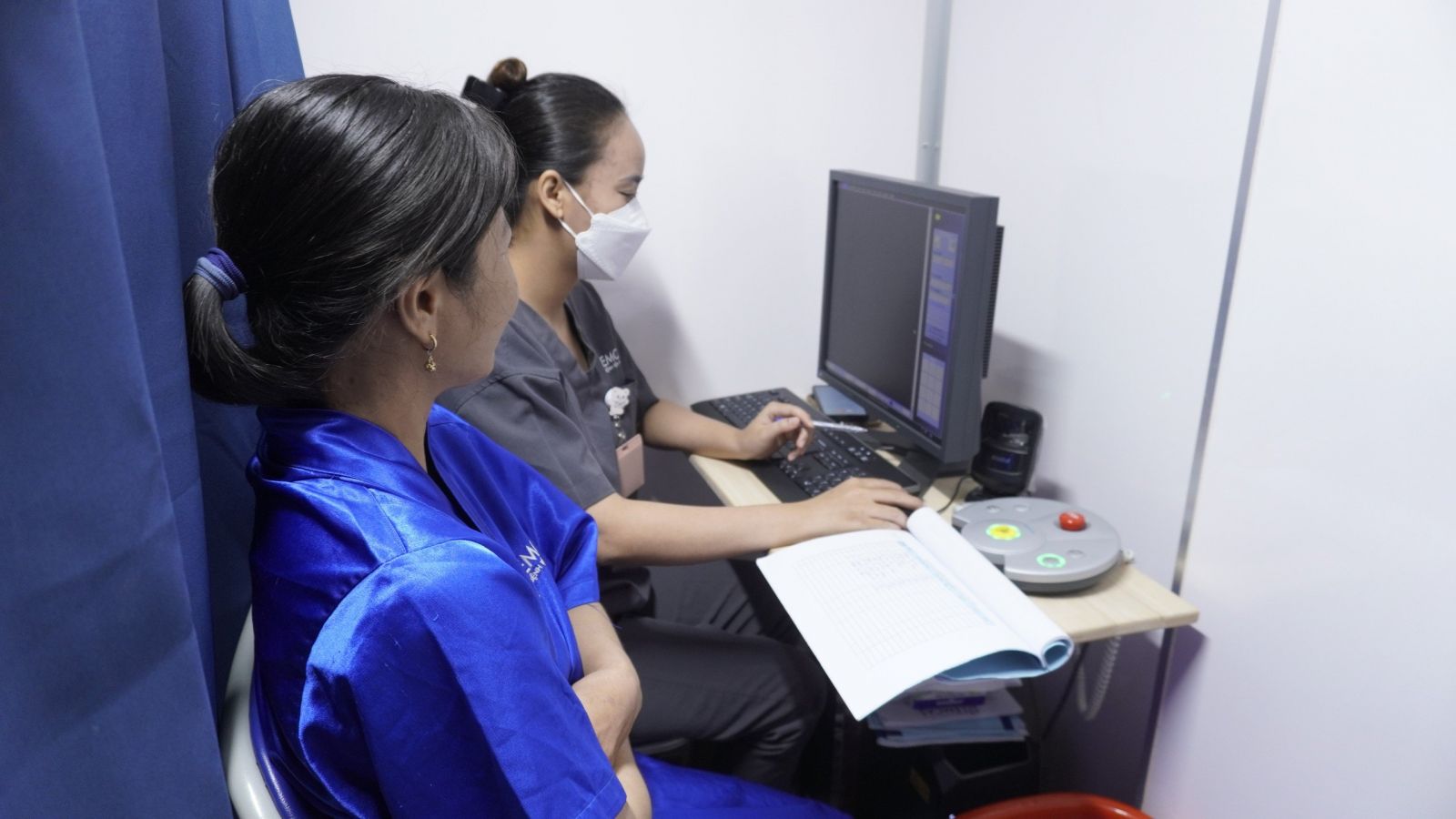 Khám Tầm Soát Ung Thư Vú Cho Phụ Nữ Xã Vĩnh Lộc B - Bình Chánh