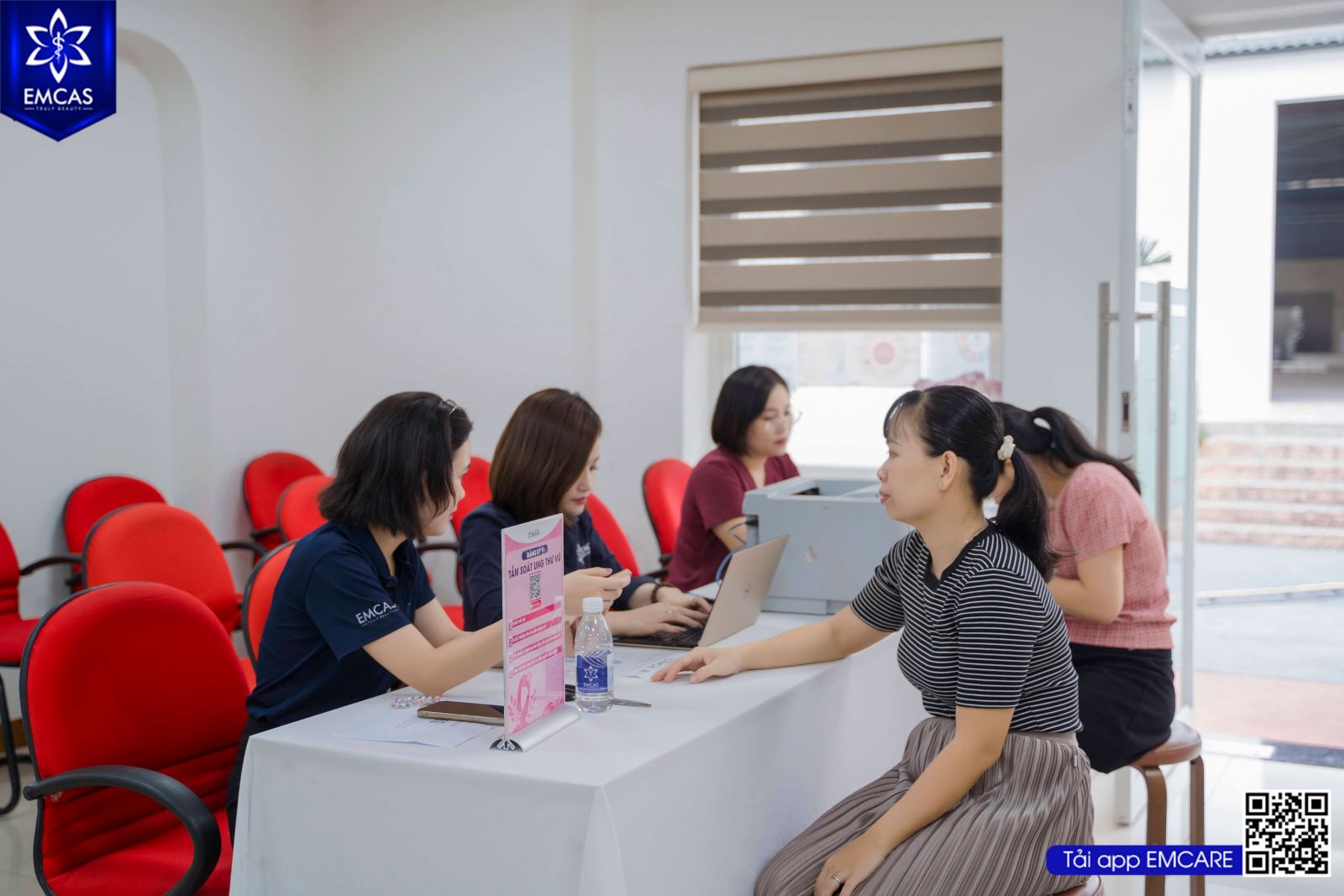 Chuyến Xe Vì Cộng Đồng – Hành Trình Tầm Soát Ung Thư Vú Cùng EMCAS