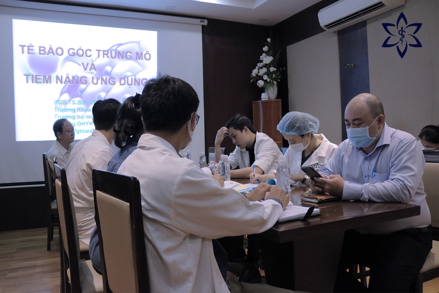 HỘI THẢO "TẾ BÀO GỐC TRUNG MÔ VÀ TIỀM NĂNG ỨNG DỤNG"